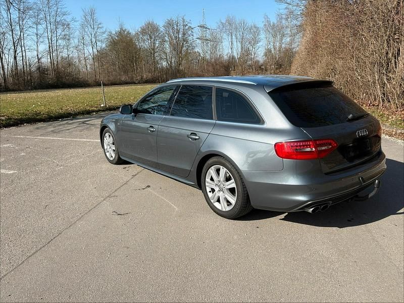 Gebraucht Audi A4 S-Line 177 PS (130 kW) 2014 Grau Kombi