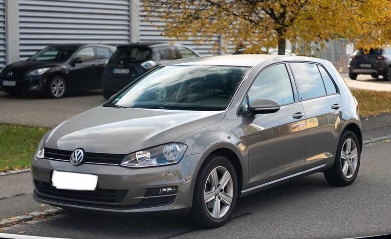 Grau Gebraucht 2015 VW Golf VII Limousine | 9.999 € (Superpreis) - Bild 1/4