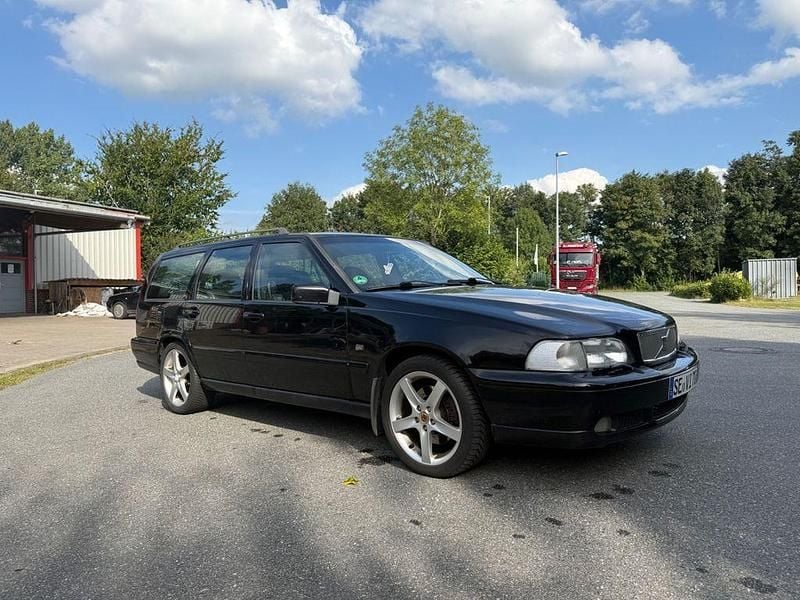Schwarz Gebraucht 1997 Volvo V70 Kombi | 5.199 € (Fairer Preis) - Bild 1/4
