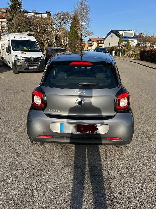 Gebraucht Smart ForFour Electric Drive 60 kW (82 PS) 2017 Schwarz Kleinwagen