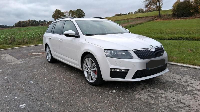 Weiß Gebraucht 2015 Skoda Octavia RS Kombi | 14.000 € (Fairer Preis) - Bild 1/4