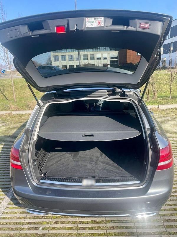 Gebraucht Mercedes C180 Avantgarde 156 PS (114 kW) 2016 Grau Kombi