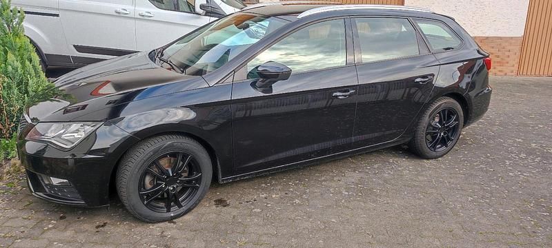 Schwarz Gebraucht 2019 Seat Leon Kombi | 11.300 € (Guter Preis) - Bild 1/4