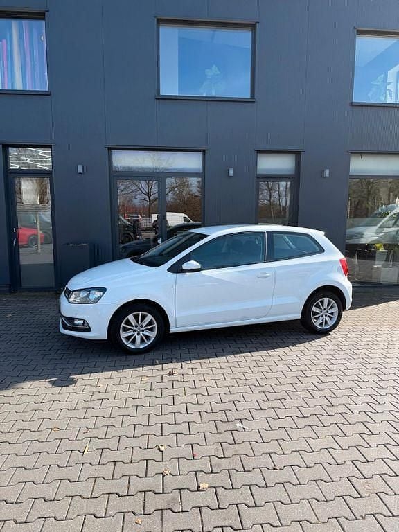 Gebraucht VW Polo Comfortline 75 PS (55 kW) 2017 Weiß Kleinwagen