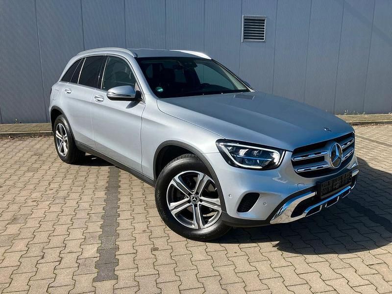 Grau Gebraucht 2022 Mercedes GLC220 SUV | 34.900 € (Superpreis) - Bild 1/4