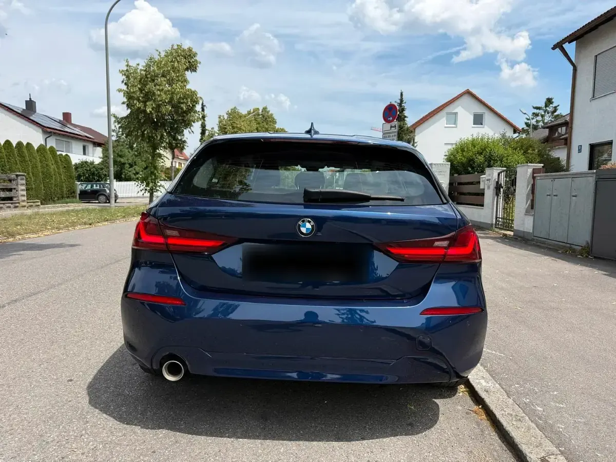 Gebraucht BMW 118 Advantage 140 PS (102 kW) 2019 Blau Kleinwagen