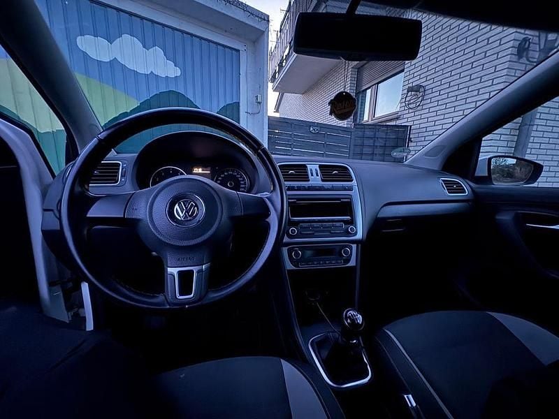Weiß Gebraucht 2013 VW Polo Life Kleinwagen | 4.500 € (Guter Preis) - Bild 1/4