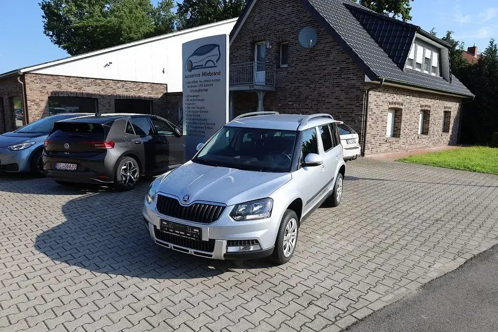 Gebraucht Skoda Yeti Active 110 PS (80 kW) 2015 Silber SUV