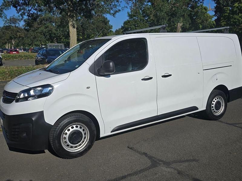 Weiß Gebraucht 2019 Opel Vivaro Edition Van | 13.700 € (Guter Preis) - Bild 1/4
