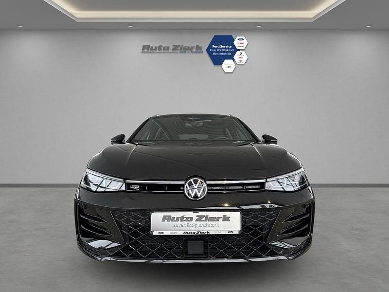 Gebraucht VW Passat R-line 150 PS (110 kW) 2025 Schwarz Kombi