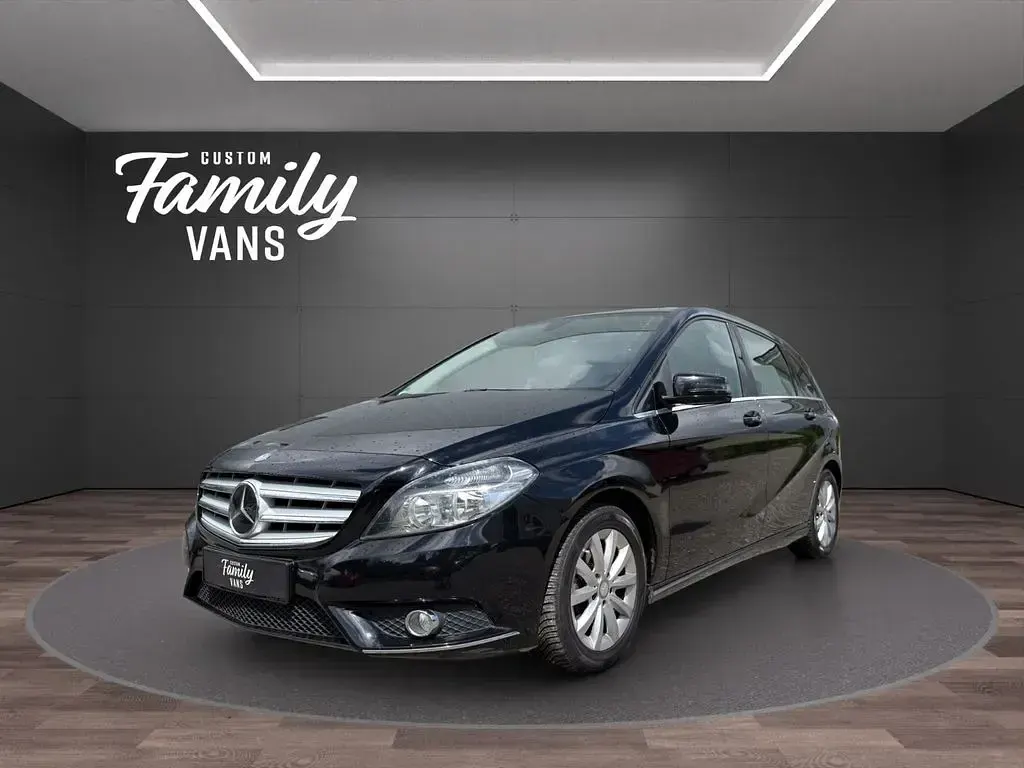 Gebraucht Mercedes B180 122 PS (89 kW) 2012 Schwarz Van / Kleinbus