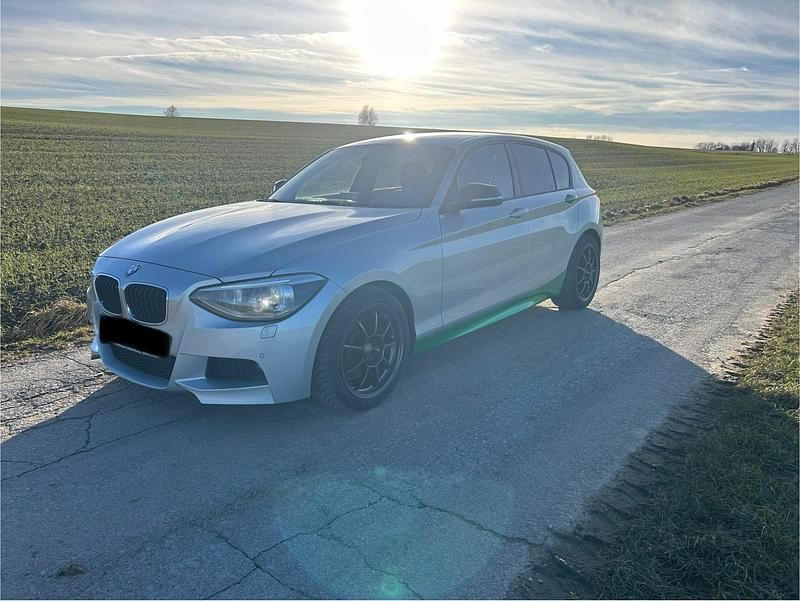 Silber Gebraucht 2012 BMW 125 Coupé M Sport Coupé | 13.999 € - Bild 1/4