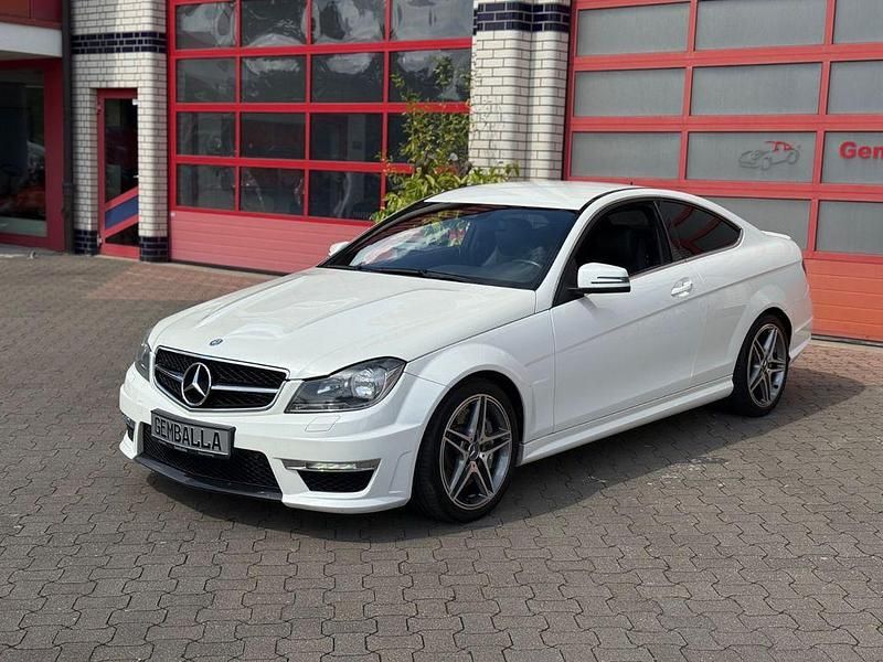 Weiß Gebraucht 2012 Mercedes C63 AMG AMG Coupé | 35.950 € (Superpreis) - Bild 1/4