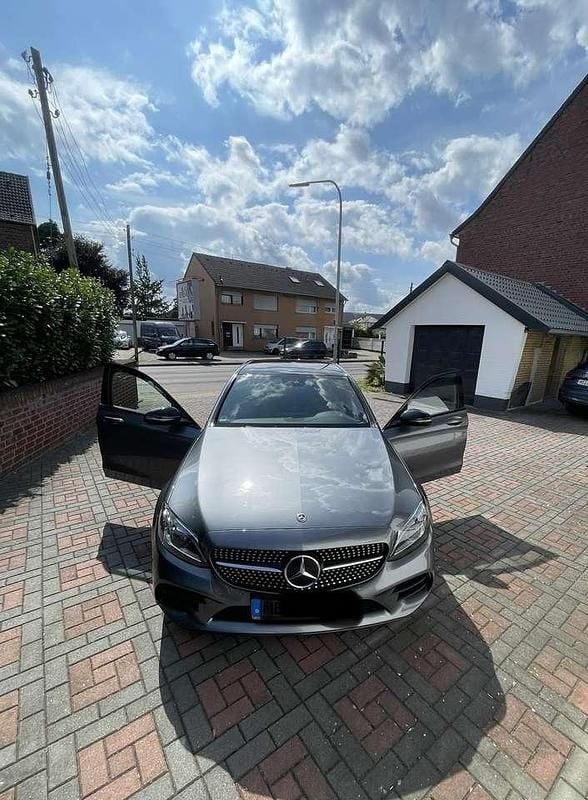 Grau Gebraucht 2019 Mercedes C400 Limousine | 25.500 € (Fairer Preis) - Bild 1/4