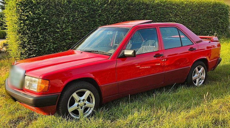 Gebraucht Mercedes 190 109 PS (80 kW) 1990 Rot Limousine