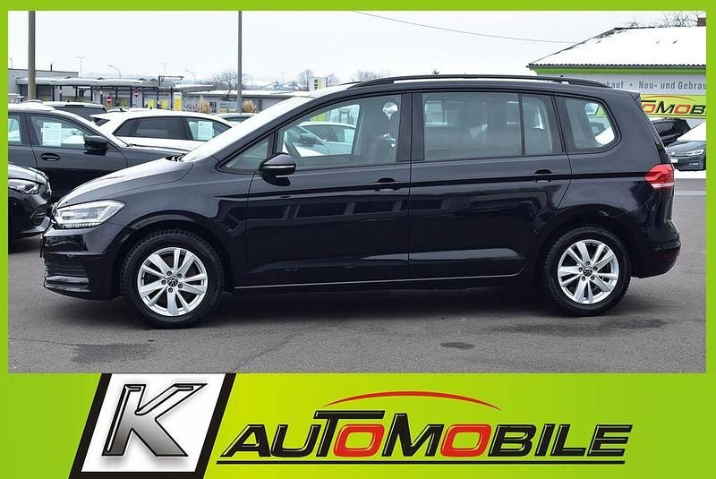 Gebraucht VW Touran 150 PS (110 kW) 2024 Schwarz Van / Kleinbus
