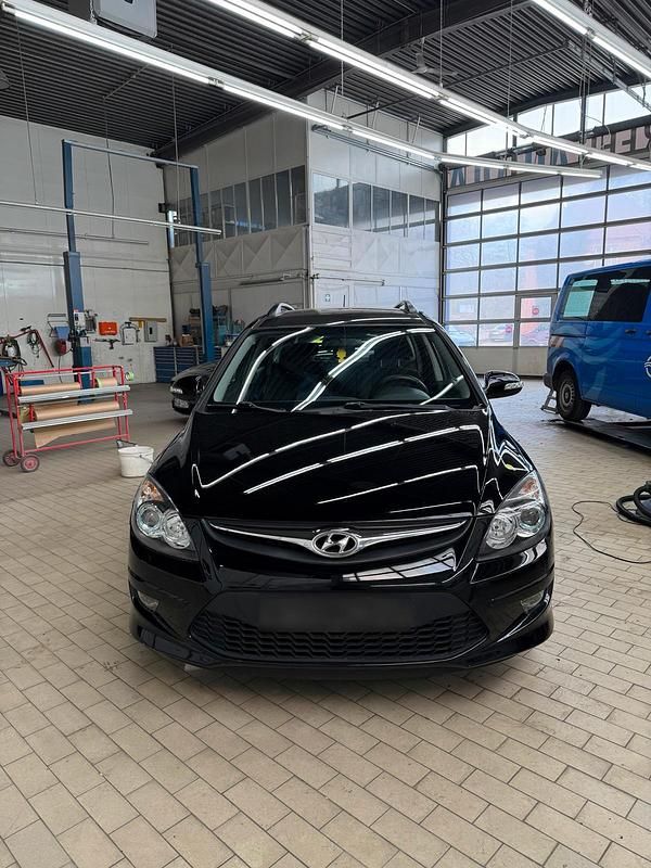 Gebraucht Hyundai i30 Edition 109 PS (80 kW) 2012 Schwarz Kombi
