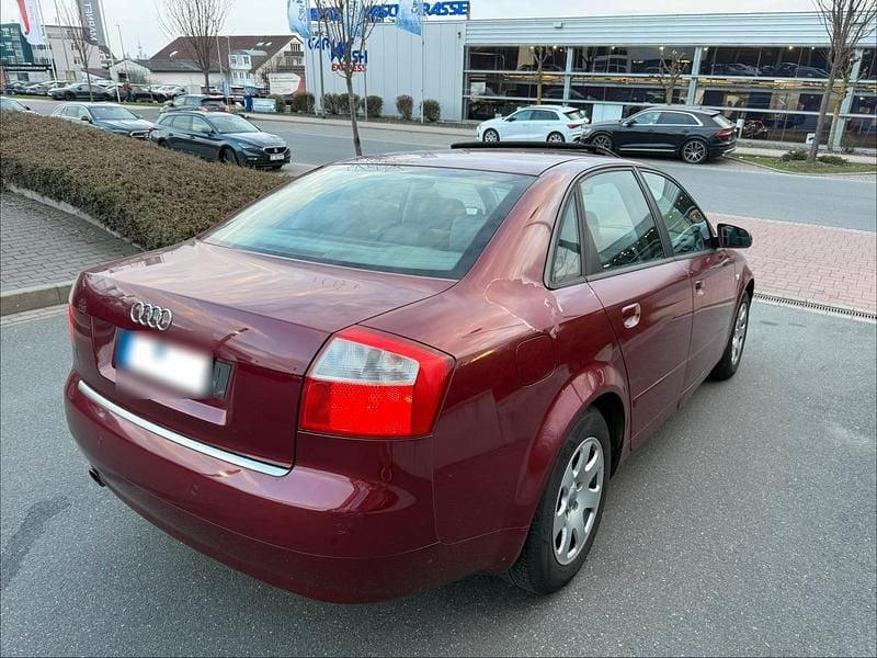 Gebraucht Audi A4 102 PS (75 kW) 2004 Rot Limousine