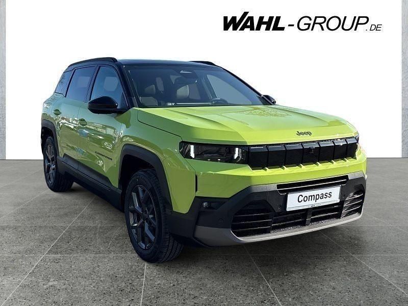 Neu Jeep Compass 145 PS (106 kW) 2026 Grün SUV