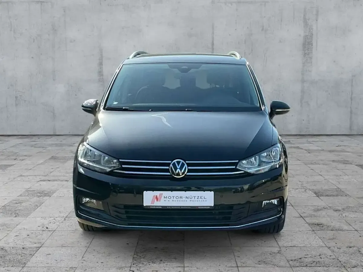 Gebraucht VW Touran Comfortline 150 PS (110 kW) 2022 Deep black perleffekt Van / Kleinbus
