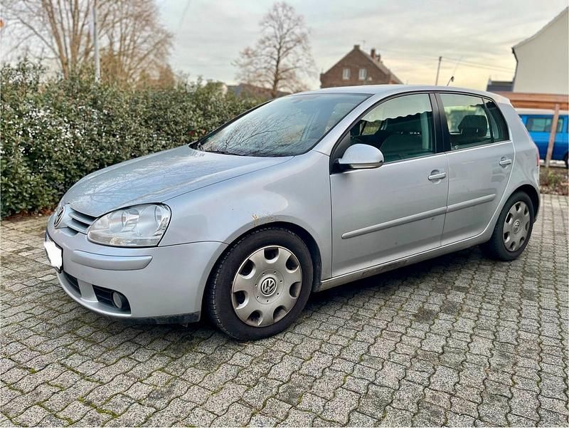Silber Gebraucht 2005 VW Golf V Limousine | 2.550 € (Superpreis) - Bild 1/4