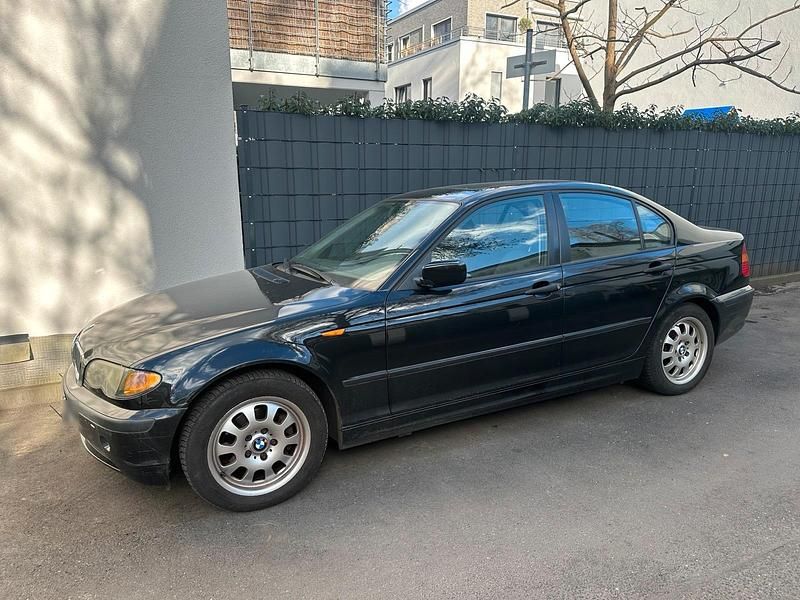 Gebraucht BMW 316 116 PS (85 kW) 2004 Schwarz Limousine