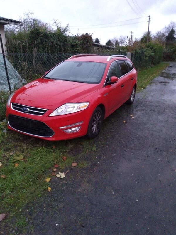Rot Gebraucht 2011 Ford Mondeo Trend Kombi | 3.900 € (Fairer Preis) - Bild 1/4