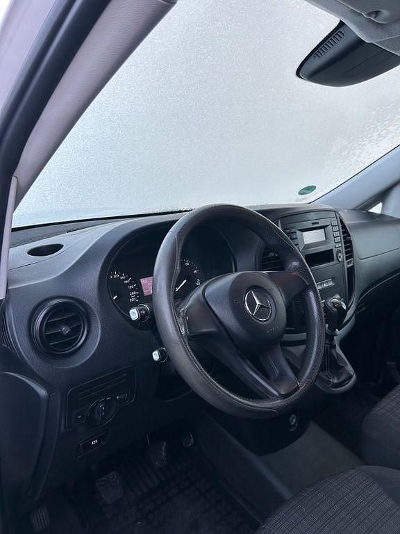Weiß Gebraucht 2018 Mercedes Vito Van | 12.900 € - Bild 1/4