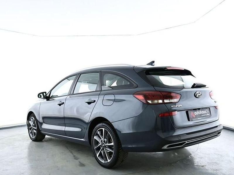 Gebraucht Hyundai i30 Select 120 PS (88 kW) 2024 Blau Kombi