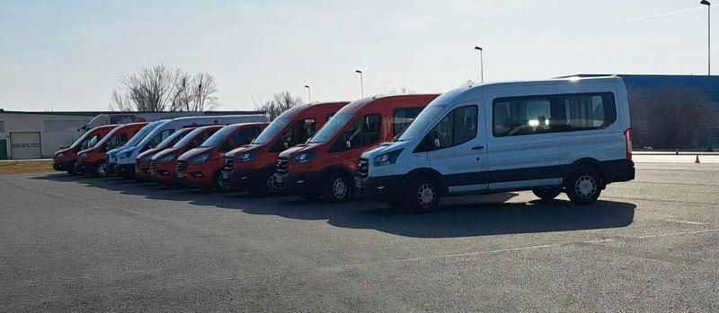 Rot Gebraucht 2020 Ford Transit Trend Kombi | 13.990 € (Fairer Preis) - Bild 1/4
