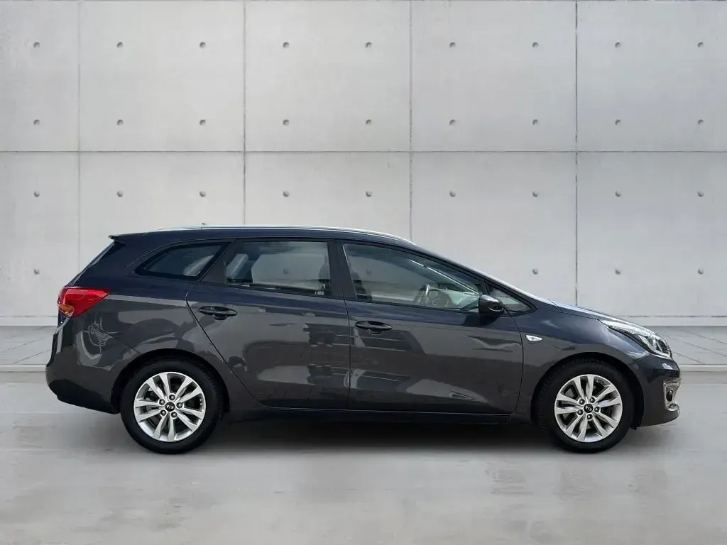 Gebraucht Kia Ceed Vision 135 PS (99 kW) 2016 Winchestergrau metallic Kleinwagen
