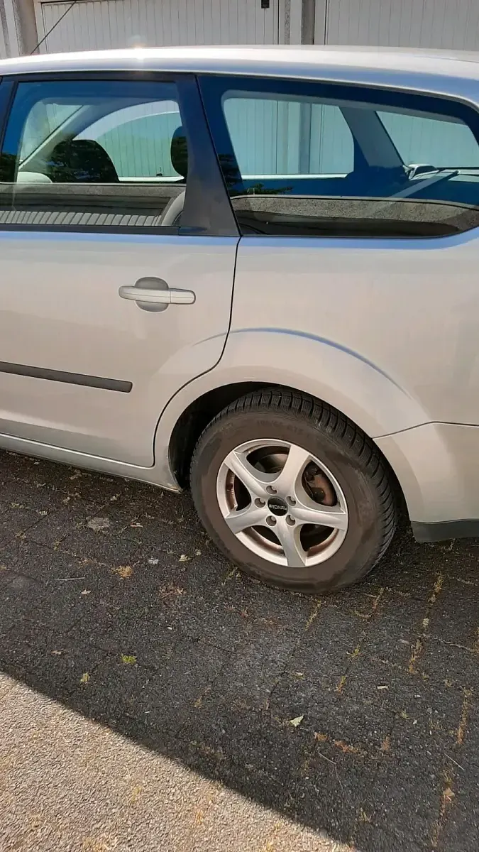 Gebraucht Ford Focus 105 PS (77 kW) 2007 Silber Kombi