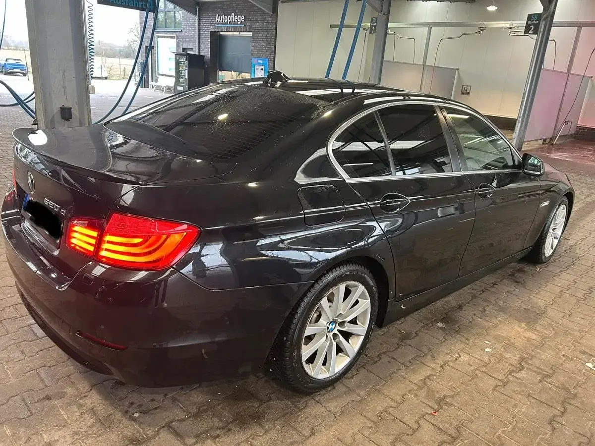 Gebraucht BMW 520 185 PS (136 kW) 2012 Schwarz Limousine