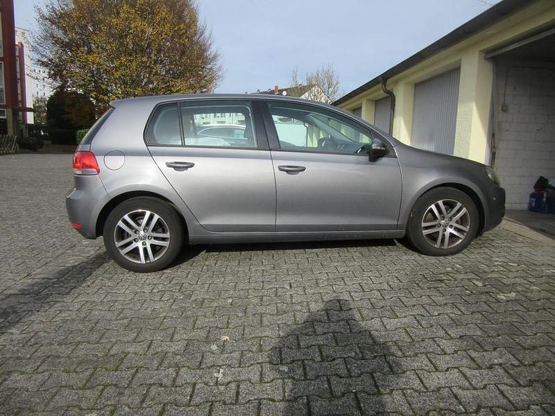 Grau Gebraucht 2009 VW Golf VI Comfortline Limousine | 4.990 € (Fairer Preis) - Bild 1/4