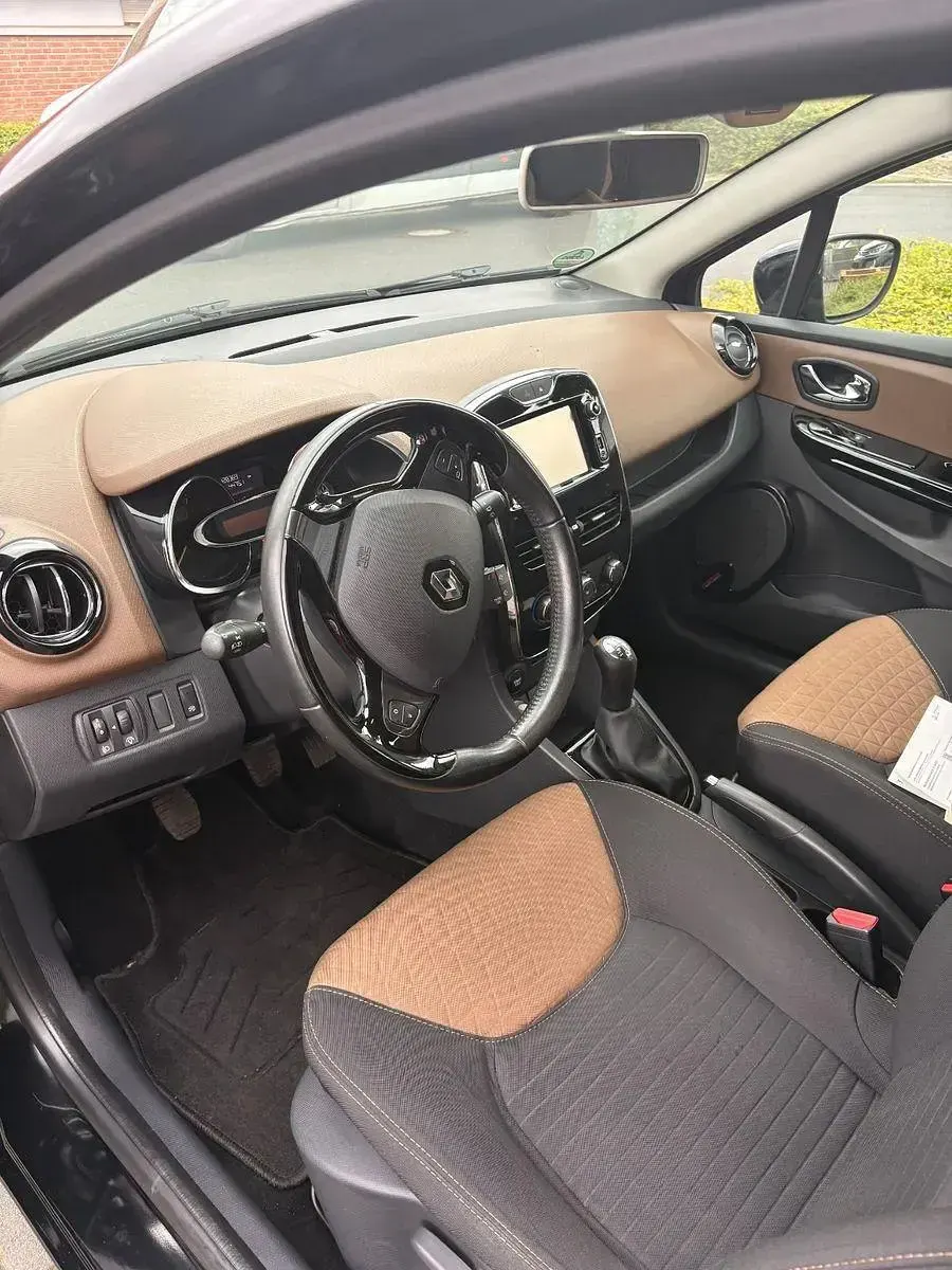 Gebraucht Renault Clio GrandTour Dynamique 90 PS (66 kW) 2015 Schwarz Kombi