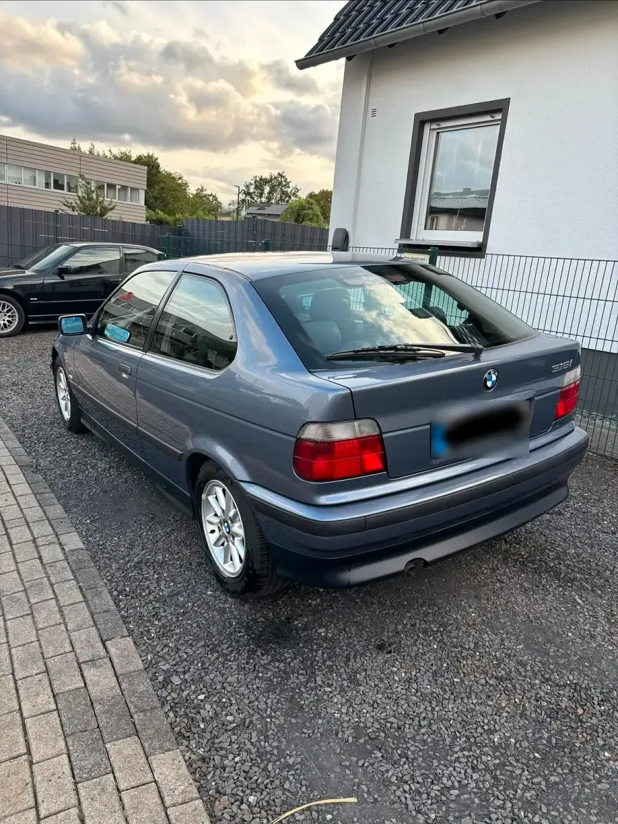 Gebraucht BMW 316 Compact 105 PS (77 kW) 1999 Blau Kleinwagen