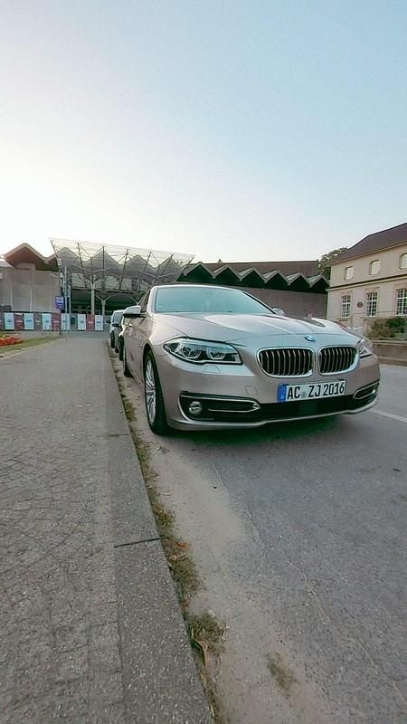 Beige Gebraucht 2015 BMW 520 Luxury Line Kombi | 19.500 € (Etwas zu teuer) - Bild 1/4