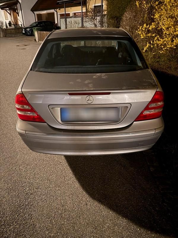 Gebraucht Mercedes C180 143 PS (105 kW) 2004 Silber Limousine