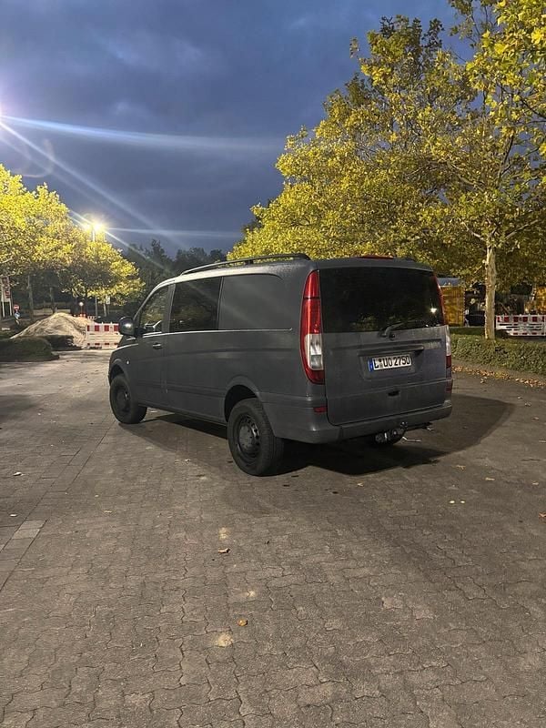 Grau Gebraucht 2007 Mercedes Vito Van / Kleinbus | 4.950 € (Superpreis) - Bild 1/4