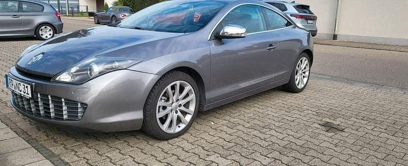 Gebraucht Renault Laguna III Dynamique 150 PS (110 kW) 2009 Silber Coupé