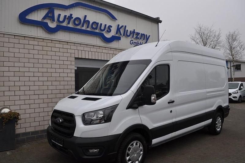 Gebraucht Ford Transit Trend 131 PS (96 kW) 2024 Weiß Limousine