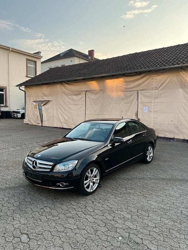 Gebraucht Mercedes C200 184 PS (135 kW) 2011 Schwarz Limousine
