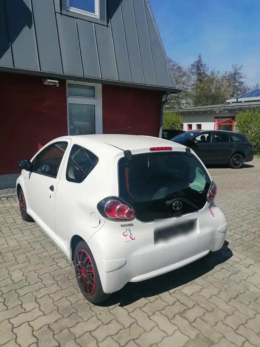 Gebraucht Toyota Aygo 68 PS (50 kW) 2013 Kleinwagen