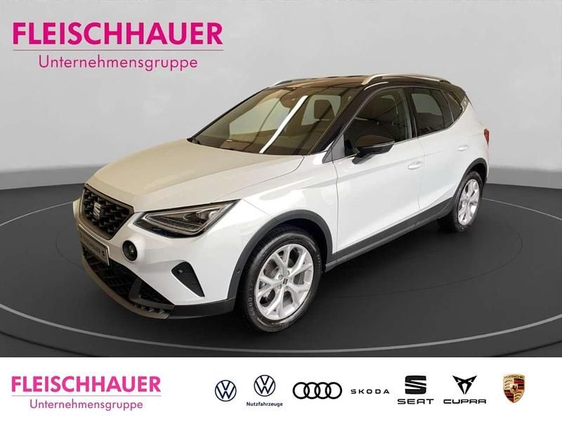 Weiss Gebraucht 2024 Seat Arona FR SUV | 24.990 € (Etwas zu teuer) - Bild 1/4