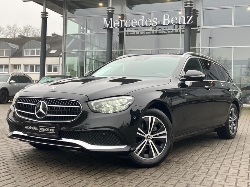 Schwarz Gebraucht 2023 Mercedes E200 Avantgarde Kombi | 36.750 € (Guter Preis) - Bild 1/4