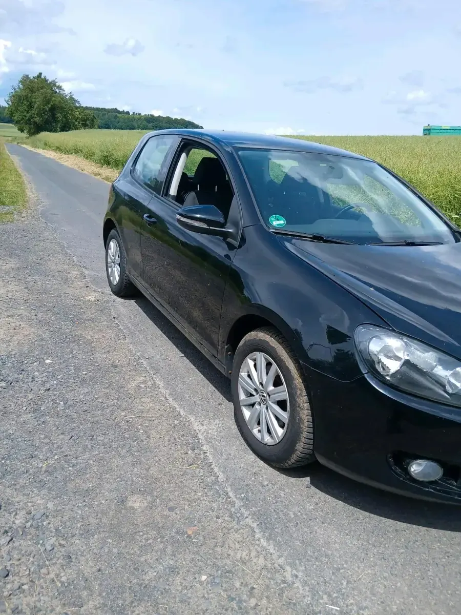 Gebraucht VW Golf VI 80 PS (58 kW) 2010 Schwarz Kleinwagen