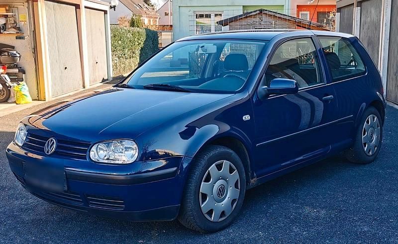 Blau Gebraucht 2001 VW Golf IV Edition Limousine | 499 € (Superpreis) - Bild 1/4