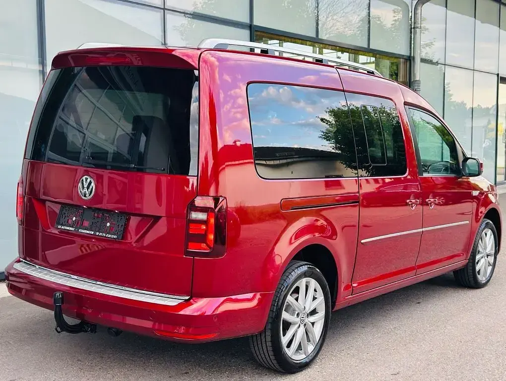 Gebraucht VW Caddy Maxi Highline 125 PS (91 kW) 2017 Rot Van / Kleinbus