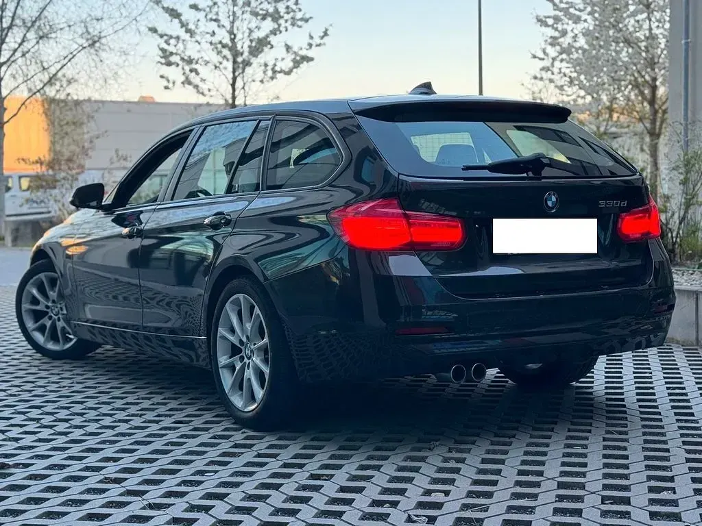 Gebraucht BMW 330 Advantage 258 PS (189 kW) 2017 Braun Kombi