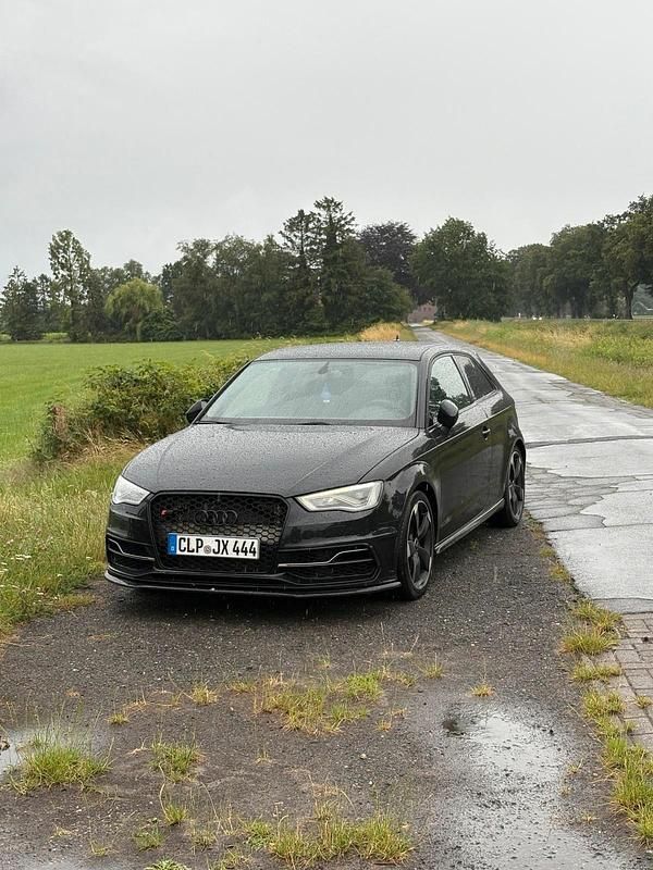 Schwarz Gebraucht 2014 Audi S3 | 17.000 € (Guter Preis) - Bild 1/4